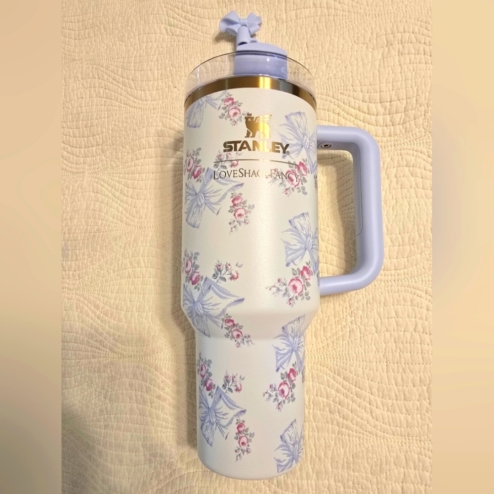 NIB Stanley x LoveShackFancy Collab The Flowstate Quencher Rosa Beaux Blue, 40oz